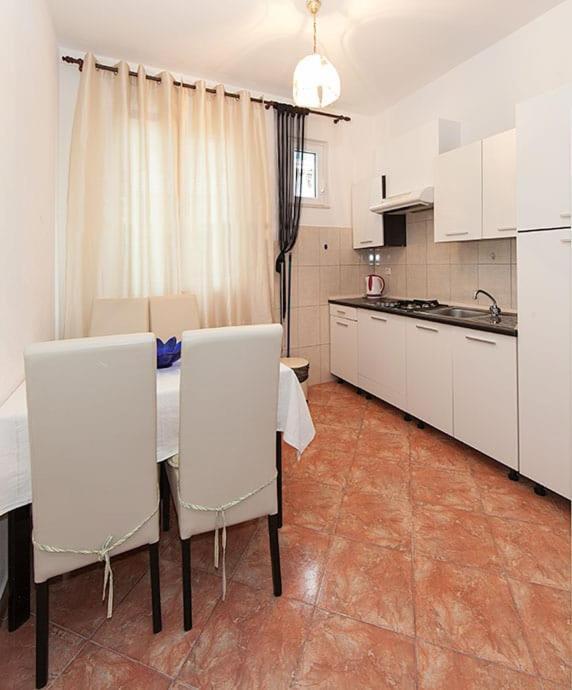 Apartmani Saric Тучепи Экстерьер фото